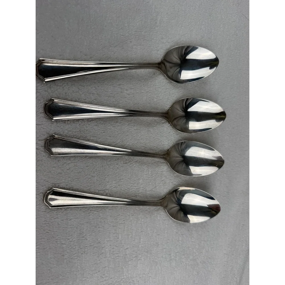 Lot of 4 Oneida USA silver plate soup spoon tablespoon size in Balmoral Pattern
